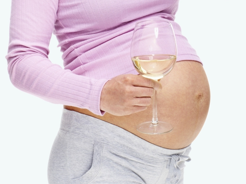 Можно ли шампанское при беременности?