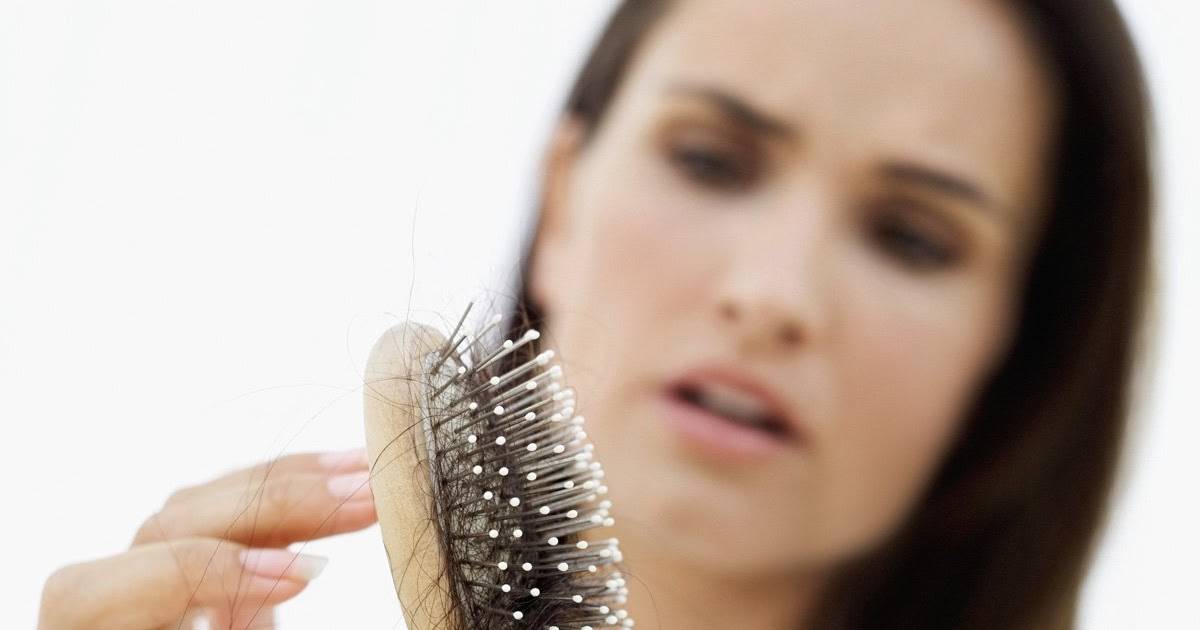 Выпадают волосы при беременности: что делать, почему сильно лезут локоны на ранних сроках и после, витамины, которые помогут от проблемы, отзывы
