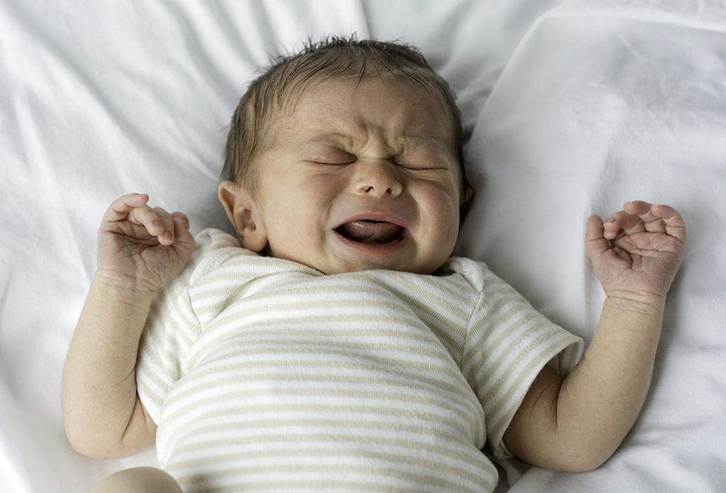 Почему ребенок плачет во сне: причины ночного плача у детей