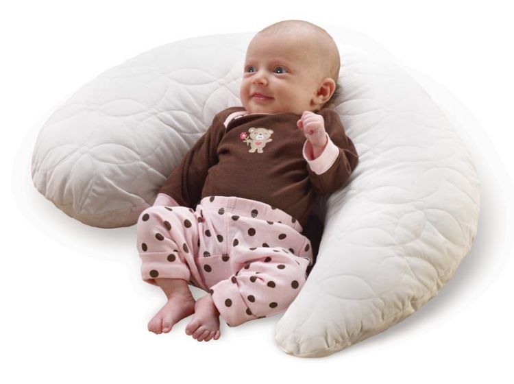 Когда ребенку можно спать на подушке, с какого возраста ее класть