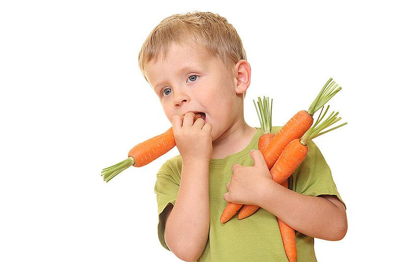Морковь как прикорм ребенка: со скольки вводить и как готовить?