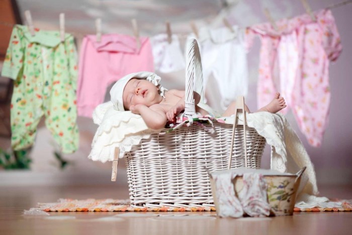 Чем стирать детские вещи для новорожденных: описание, рекомендации, отзывы