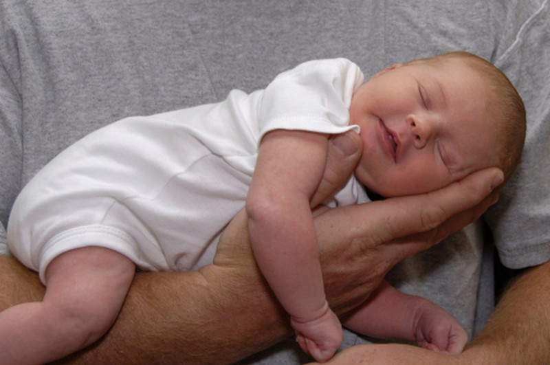 8 лучших лекарственных средств от коликов у новорожденных и грудничков
