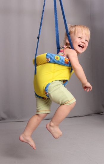 Прыгунки для детей от 6 месяцев: польза и вред, отзывы родителей