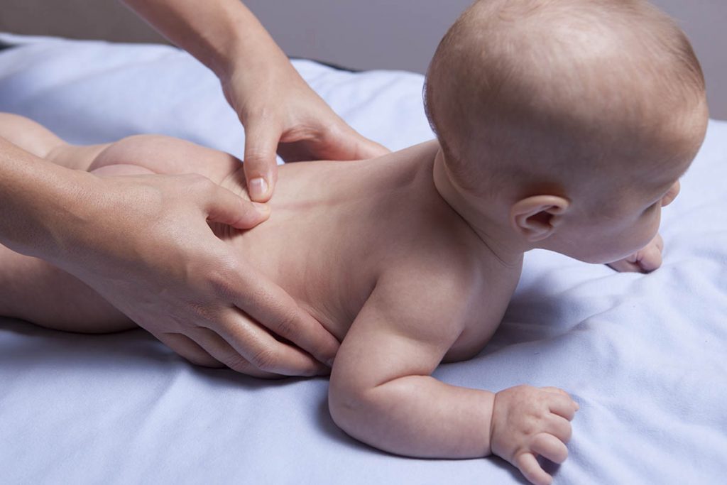 Массаж при мышечной дистонии у младенцев — 3 методики проведения