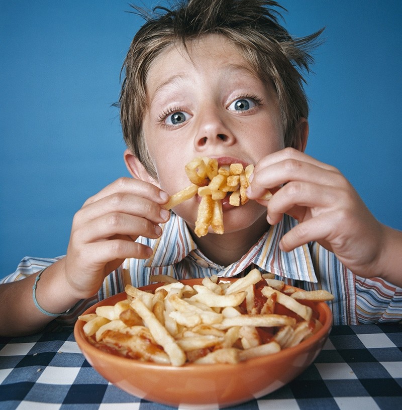 Как научить ребенка жевать: учим малыша жевать твердую пищу