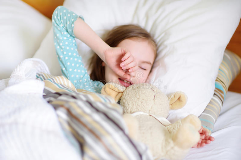 Невозможно отойти от ребенка: сразу просыпается