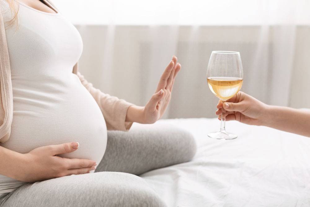Шампанское при беременности: минздрав предупреждает!