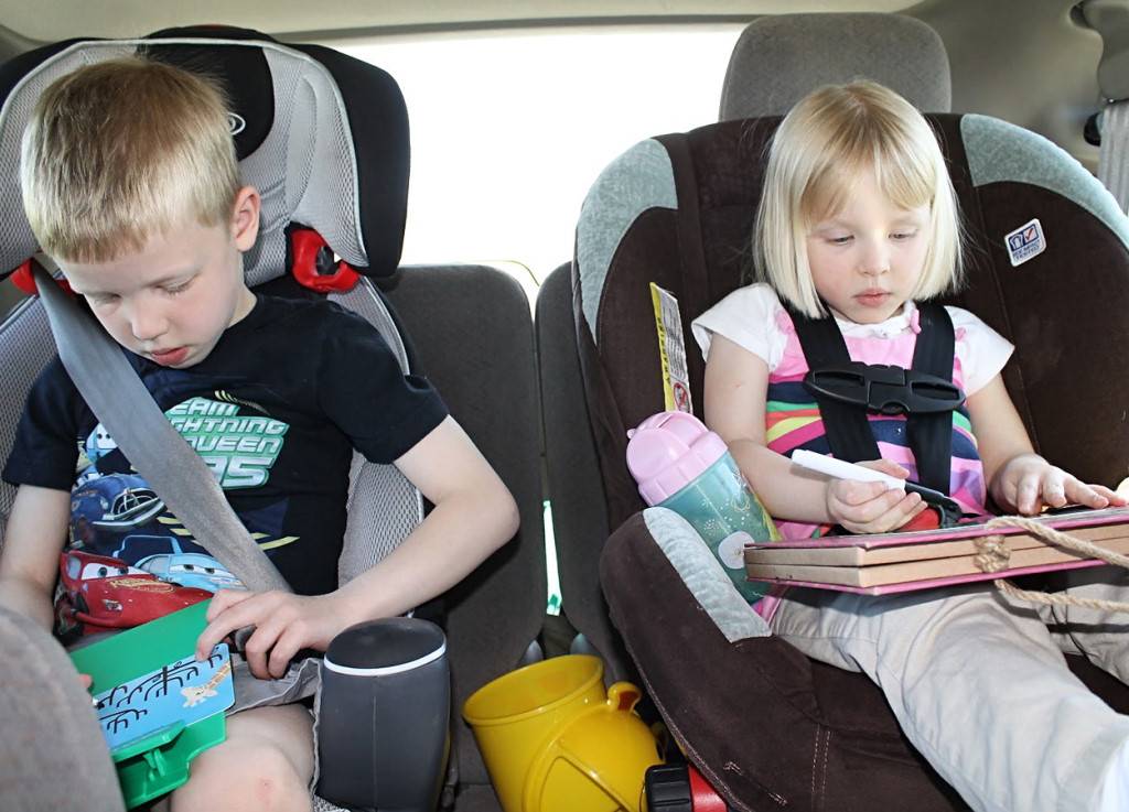 Чем занять ребёнка в машине: 25 веселых игр. игры и игрушки для малышей