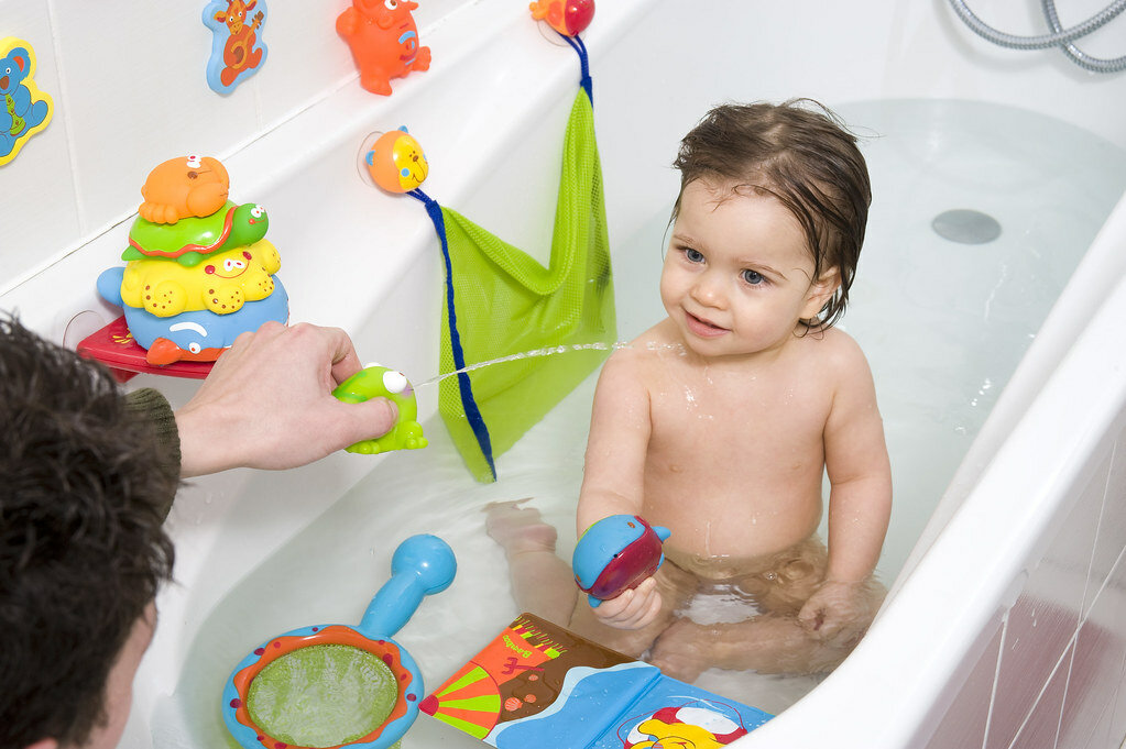 Игры в ванной для детей: 19 идей