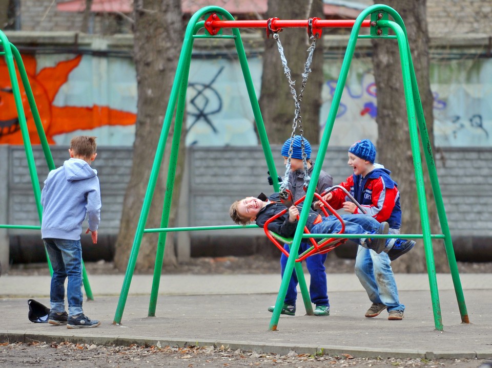 Как решать конфликты на детской площадке? обсуждаем с психологом 8 спорных ситуаций