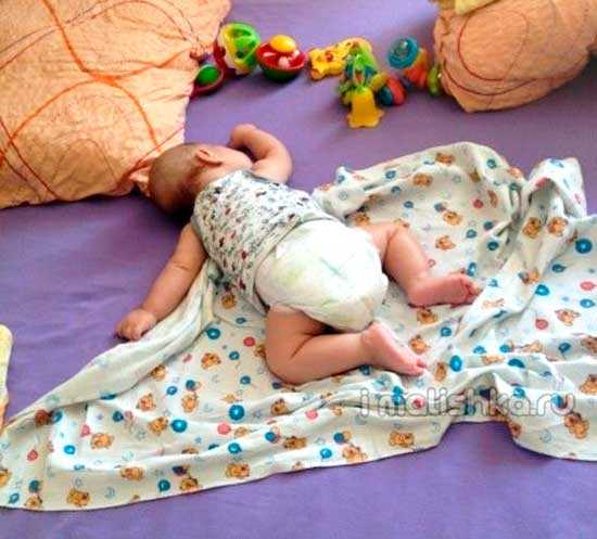 6 хитростей как уложить спать новорожденного ребенка, если он не спит ночью и 5 причин беспокойного ночного сна и их устранение