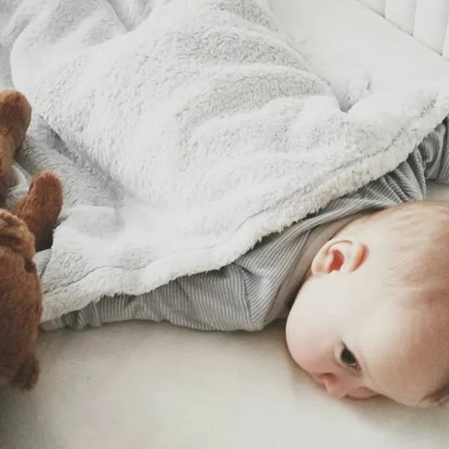 5 способов как уложить ребенка за 5 минут спать без слез и капризов