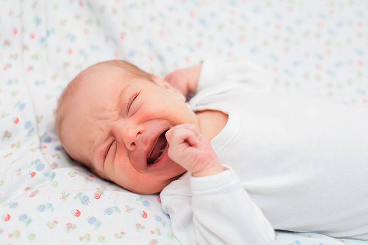 Новорожденный не спит. почему ребенок плохо спит ночью и днем