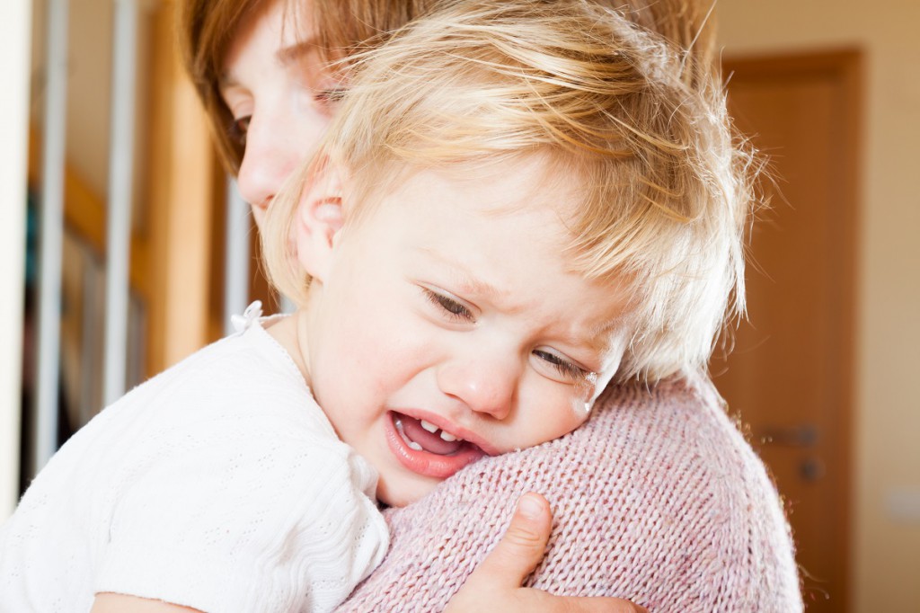 Как успокоить плачущего ребенка: советы родителям