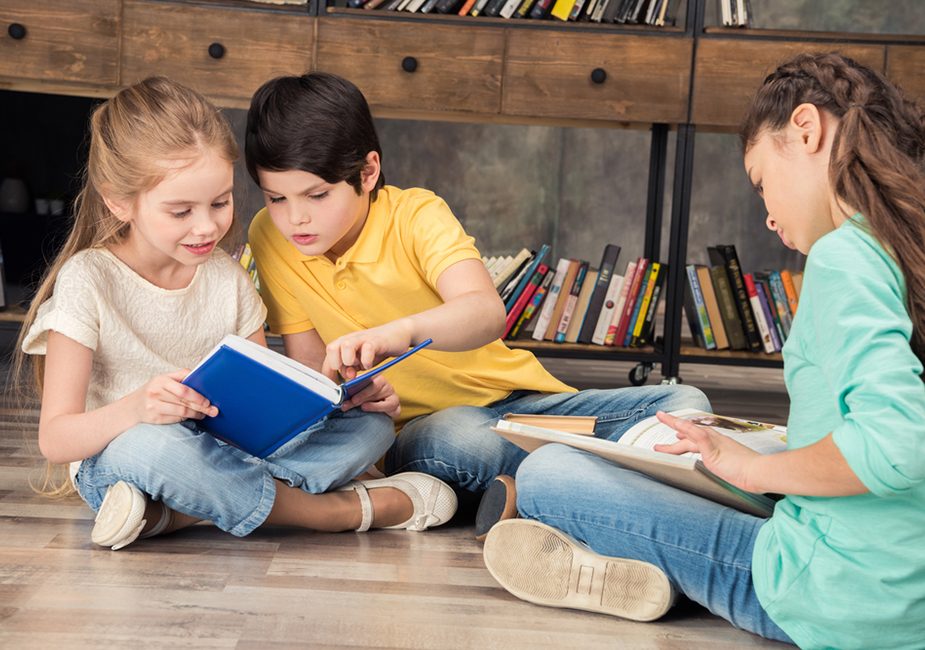 Как научить ребёнка бегло читать: советы родителям