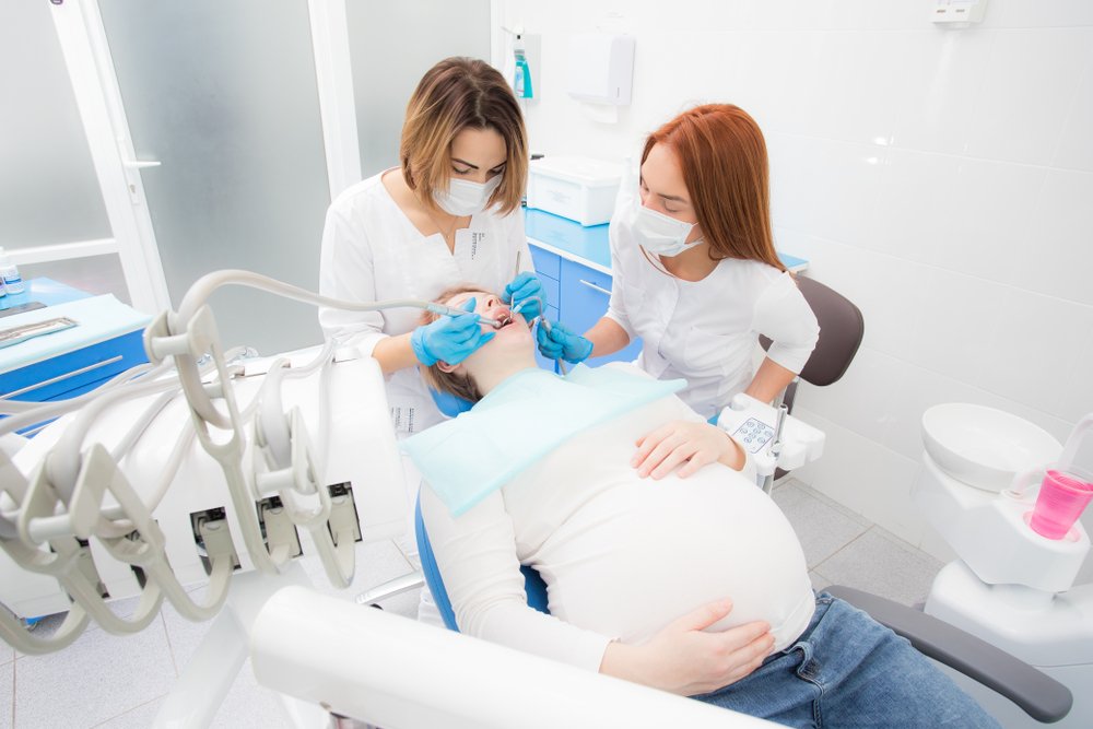 Можно ли беременным лечить зубы под наркозом и еще 5 вопросов. можно ли делать рентген и анестезию при лечении зубов во время беременности