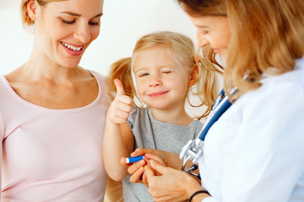 Ребенок боится врачей: что делать, как научить малыша не бояться докторов