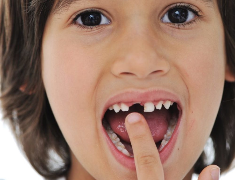Когда и как чистить зубы грудному ребенку - средства по уходу за полостью рта у грудничка
