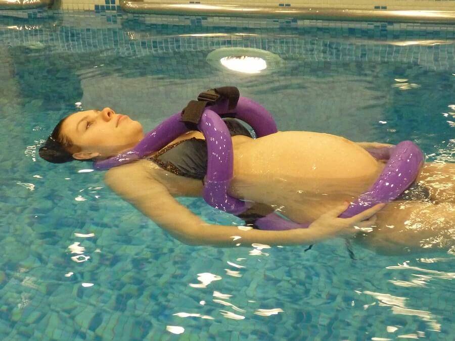 Можно ли беременным ходить в бассейн и аквапарк