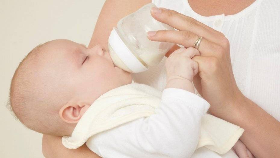 Как после бутылочки приучить ребенка к груди