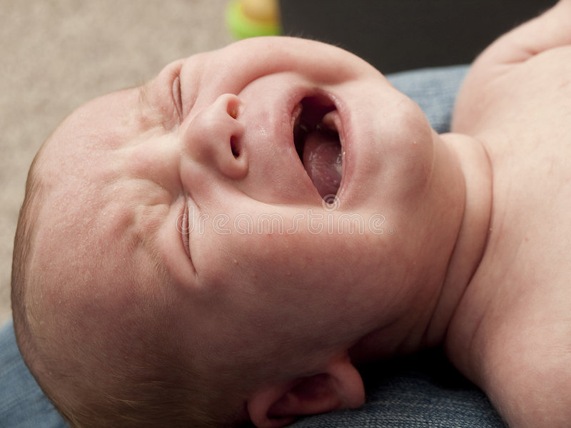Причины плача новорождённого, как понять и успокоить малыша