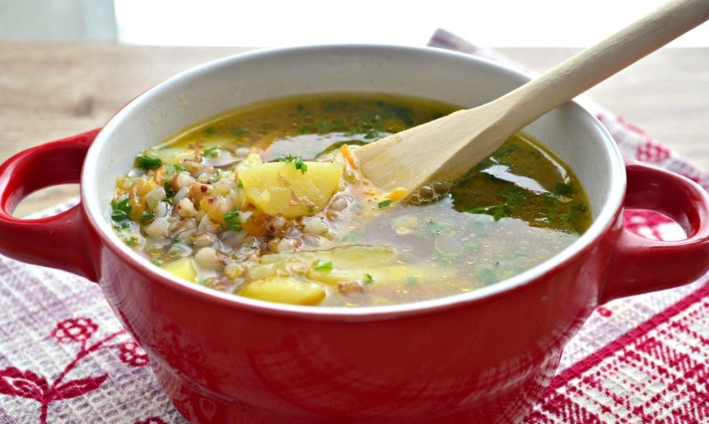 Гороховый суп при грудном вскармливании: когда можно кушать