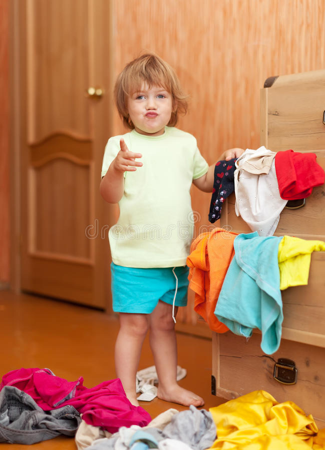 Что делать, если ребенок не хочет одеваться утром: простые лайфхаки для родителей