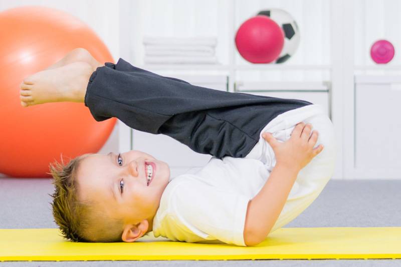 Физическое развитие с рождения – гимнастика для новорожденных