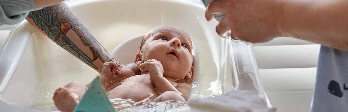 Как купать новорожденного ребенка: что нужно знать при первом купании (69 фото + видео)