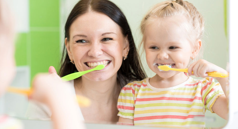 7 полезных покупок, которые приучат малыша чистить зубы |