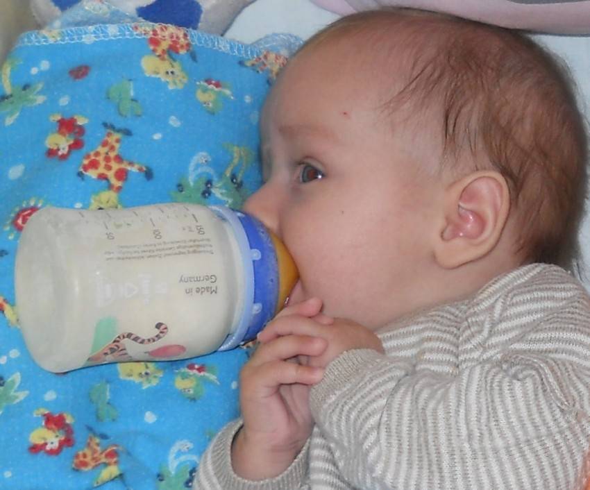 Причины частых срыгиваний малыша после кормления