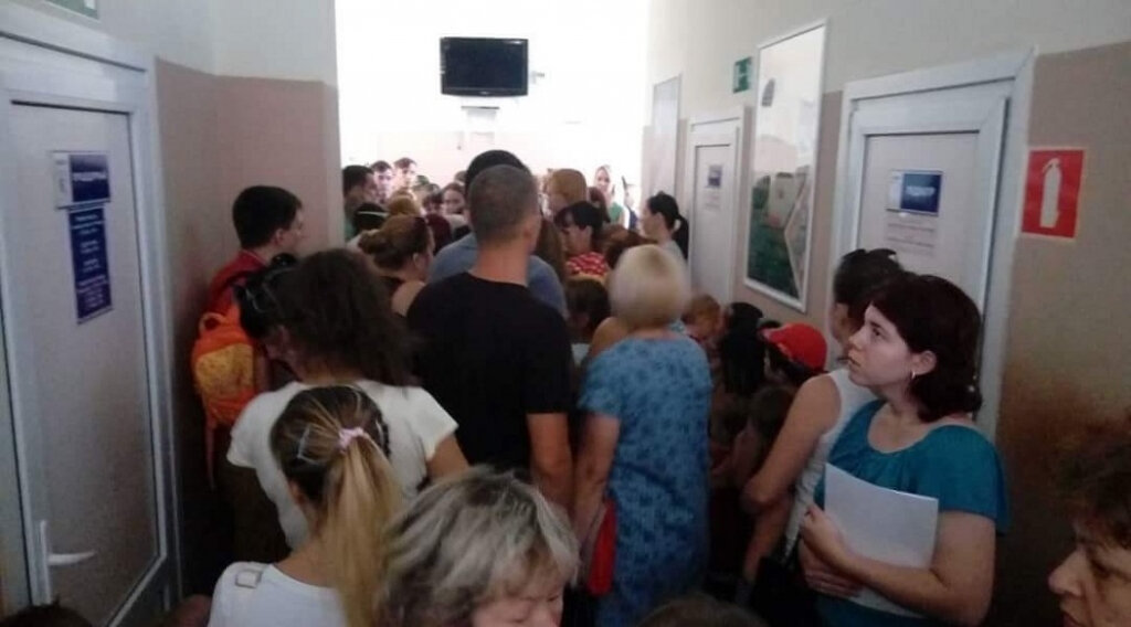 Маме на заметку: чем занять малыша в очереди, поликлинике, поездке