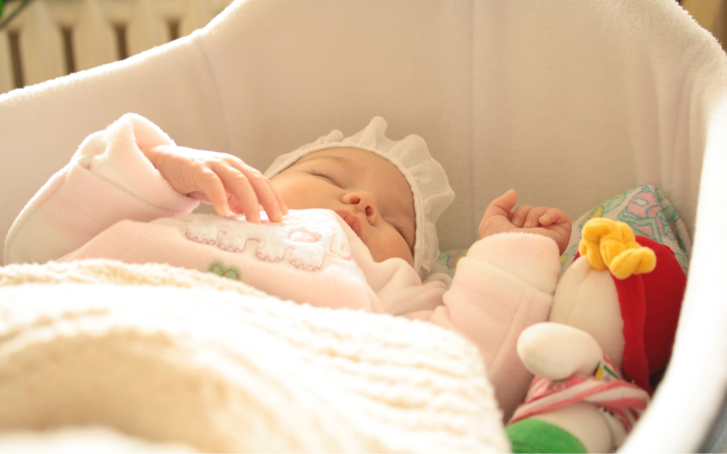 К чему снится ребенок маленький - новорожденный ребенок на руках сонник