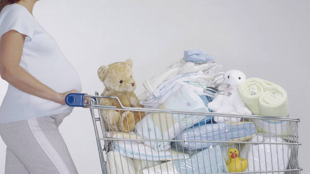 Можно ли заранее покупать вещи для новорожденного: приметы и суеверия