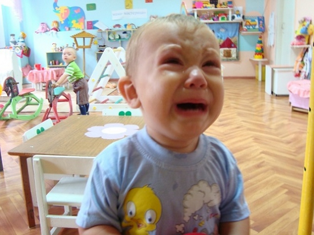 Ребенок плачет в садике: что делать? комаровский: адаптация ребенка в детском саду. советы психолога