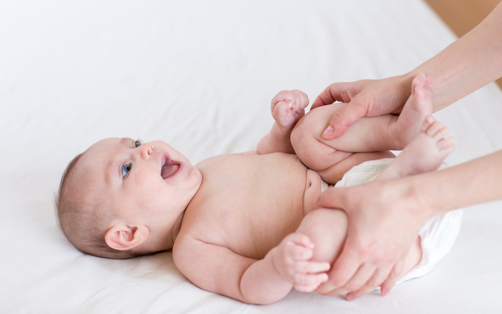 Колики у новорожденного ребенка и грудничка: причины и что делать – напоправку