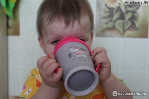 Пошаговая инструкция: когда и как научить ребенка пить из кружки самостоятельно?