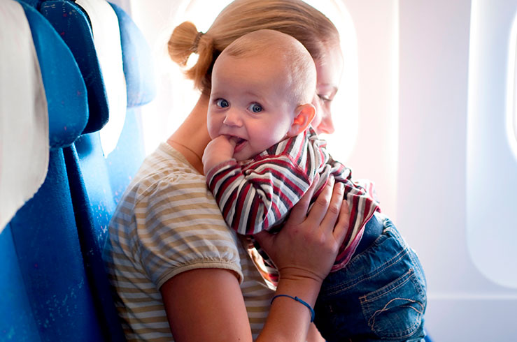 Ребенок боится лететь на самолете. Что делать?