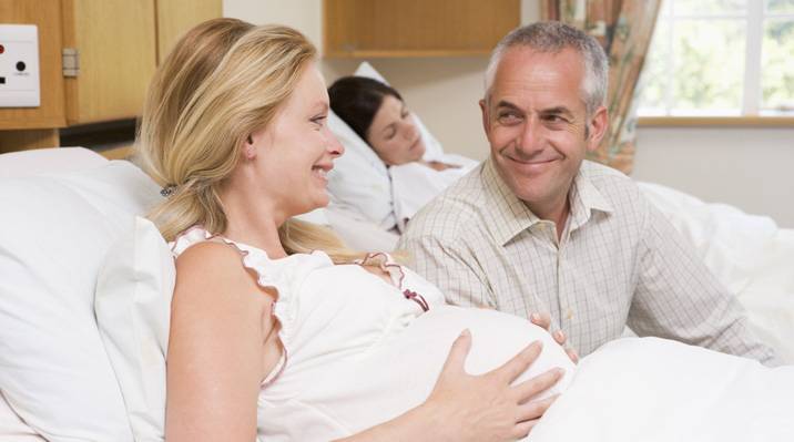 Роды после 40: реальные риски и мифы о поздней беременности