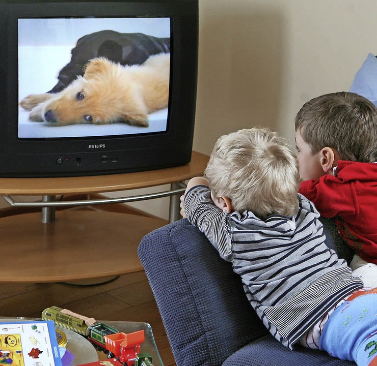 Можно ли детям смотреть телевизор | 4 заблуждения