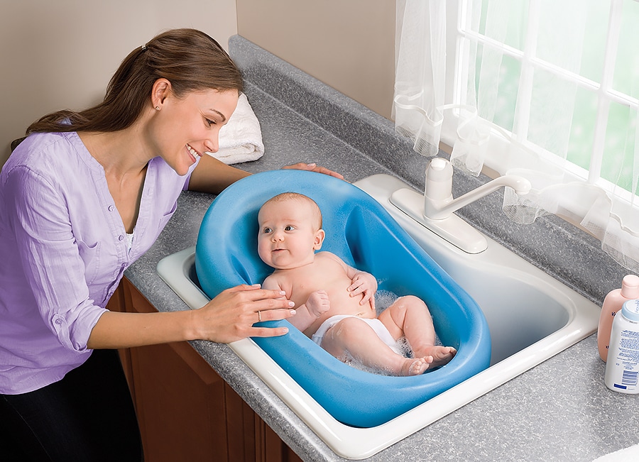 Температура воды для купания новорожденного ребенка: какая должна быть