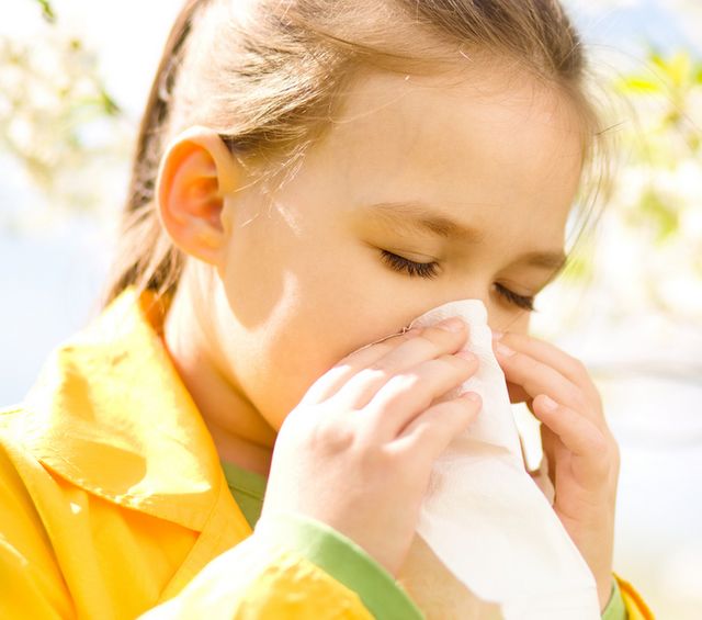 Как вовремя распознать и вылечить аллергический кашель у ребёнка?