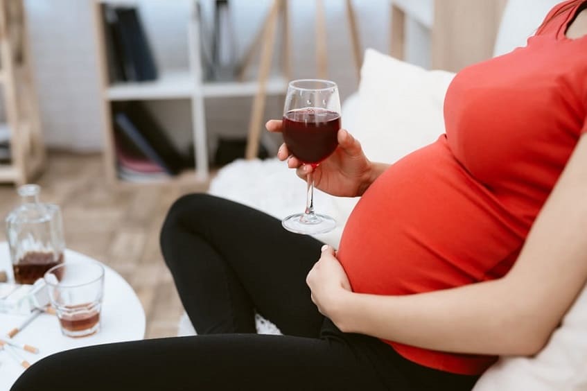Влияние алкоголя  на беременность: алкоголь перед и во время беременности