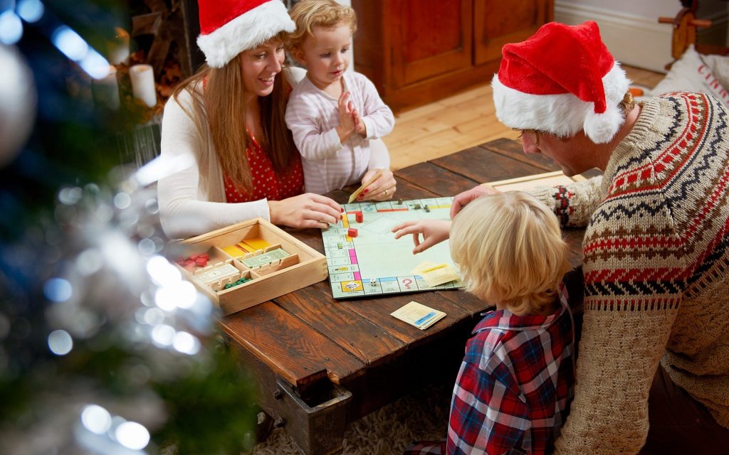 10 игр с детьми на Рождество и Новый год