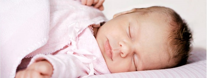 Почему потеет голова у ребенка во сне