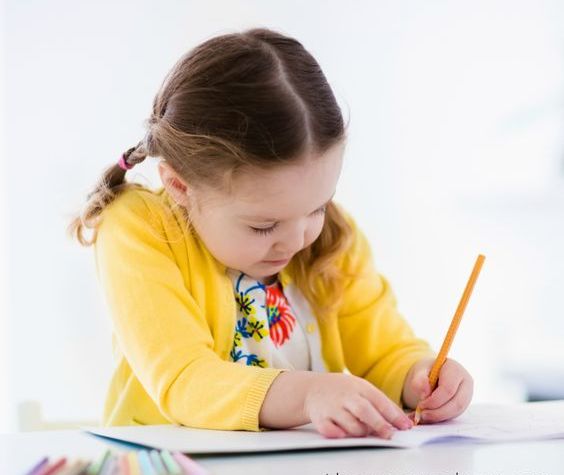Грамотный подход к обучению письму: когда и с чего начинать учить ребенка писать?