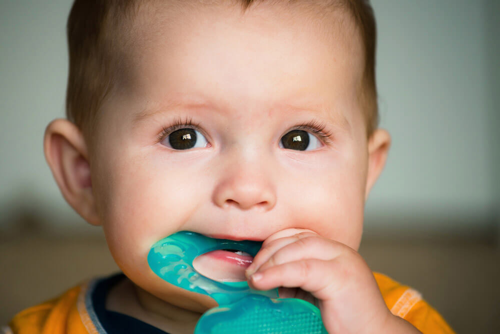 Задержка прорезывания молочных зубов: почему и когда должны прорезаться зубы