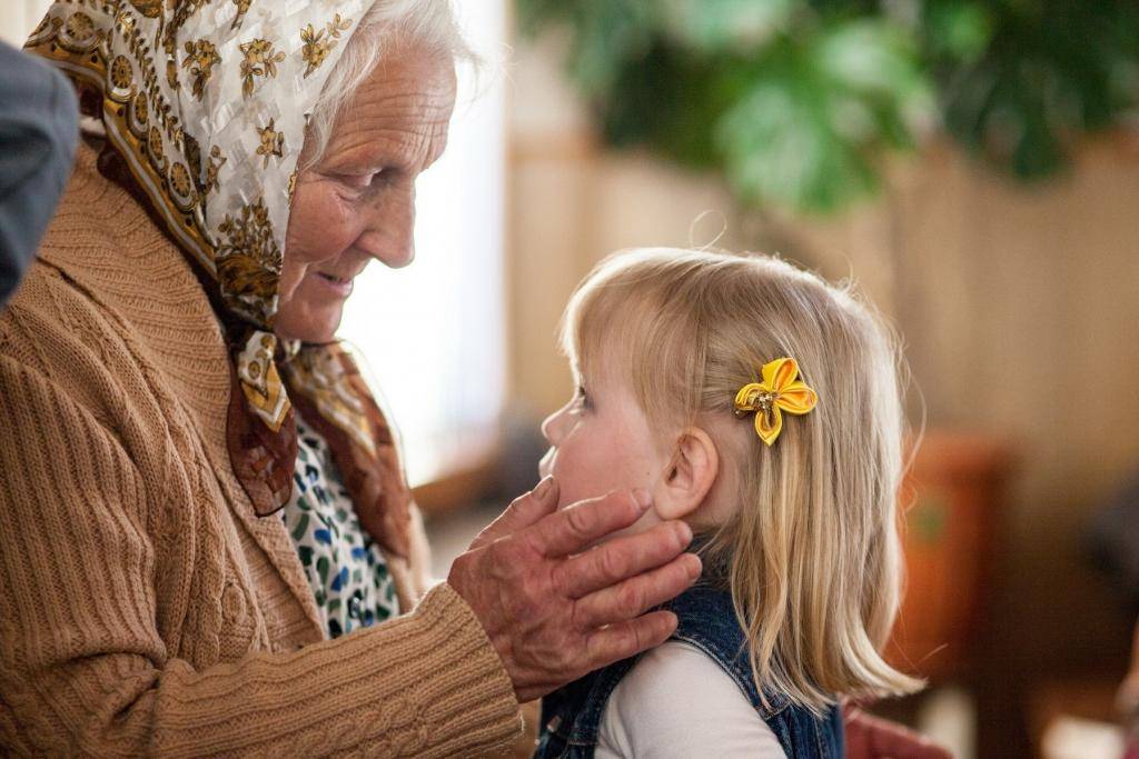 Почему ребенку полезно проводить время с бабушкой и дедушкой: 5 важных причин - в мире на joinfo.com