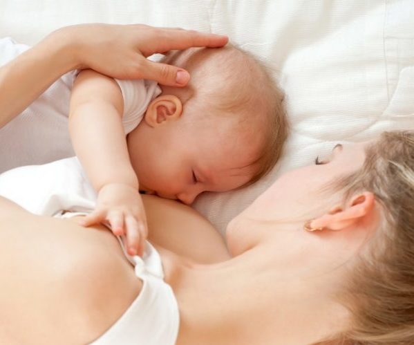 До скольки кормить ребенка грудным молоком (месяцев или лет)
